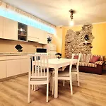 Al Glicine Apartments